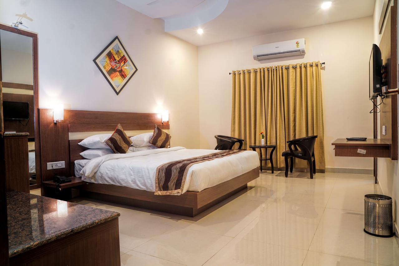 Admire Inn By Tgi Udaipur Bagian luar foto