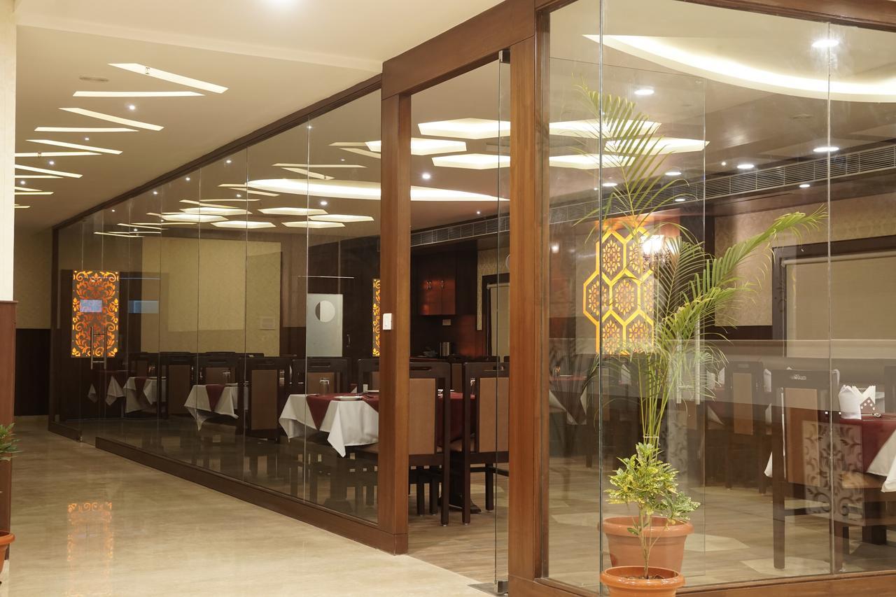 Admire Inn By Tgi Udaipur Bagian luar foto