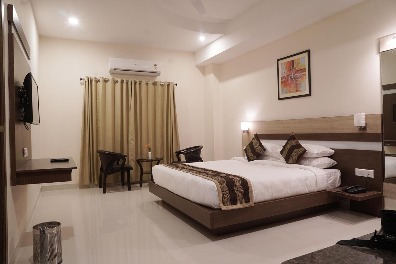 Admire Inn By Tgi Udaipur Bagian luar foto