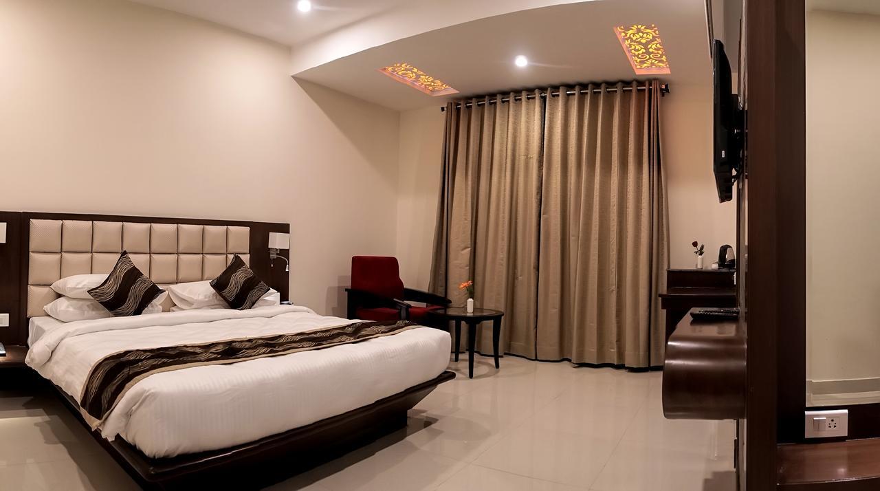 Admire Inn By Tgi Udaipur Bagian luar foto